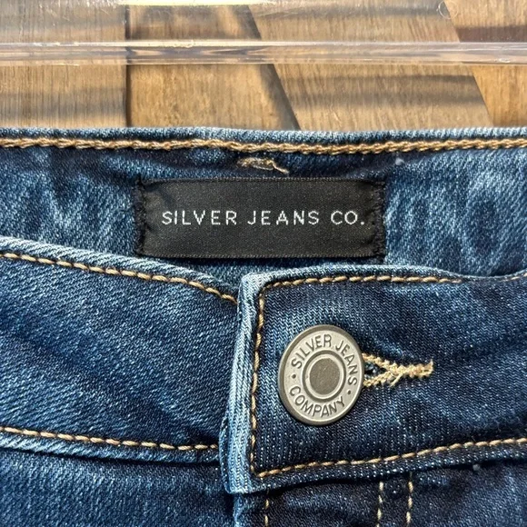 Silver Jeans Dark Blue Suki Curvy Fit Mid Rise Jean Shorts - Picture 3 of 9